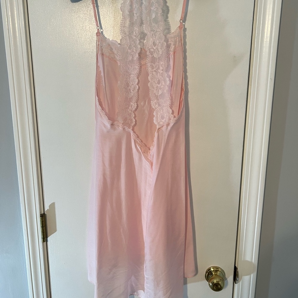 VICTORIA’S SECRET High-low Sheer Pink Lace Silk Blend Slip - Size Medium 💕 - Picture 8 of 9